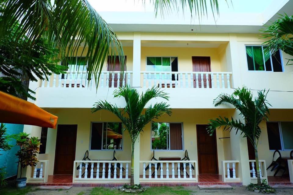 Fiesta Haus Resort Boracay Island Exterior photo